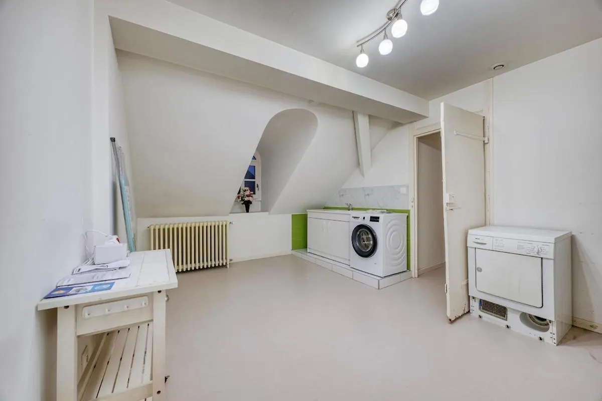Bedroom 2 - Authentic Charm - Coliving Historic House Ferney-Voltaire 0*,