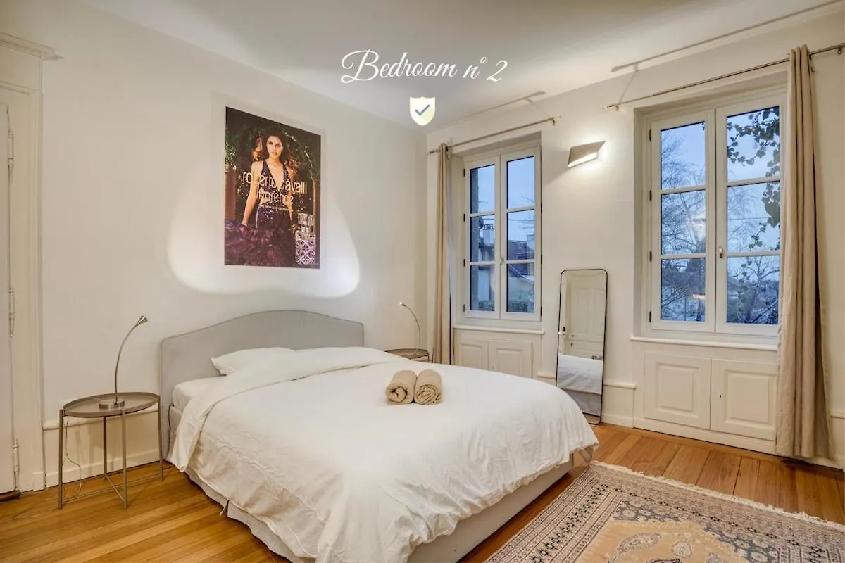 Bedroom 2 - Authentic Charm - Coliving Historic House Ferney-Voltaire