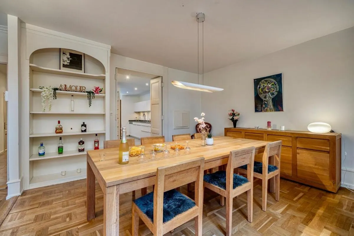 Apartamento Bedroom 2 - Authentic Charm - Coliving Historic House Ferney-Voltaire